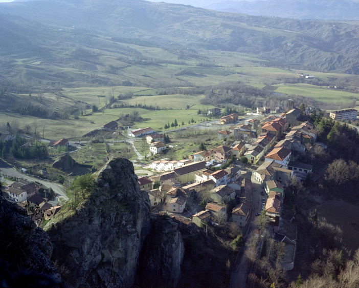 Perticara (Pesaro). Come Martinelle, la città è cresciuta attorno alla miniera.